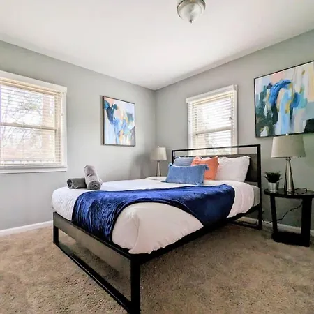 Spacious With Work Space, Firepit, Bbq Grill *