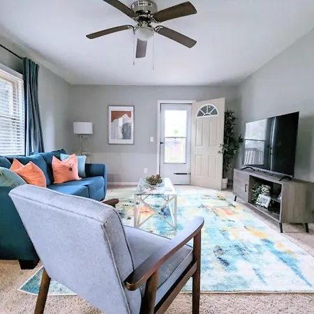 Spacious With Work Space, Firepit, Bbq Grill