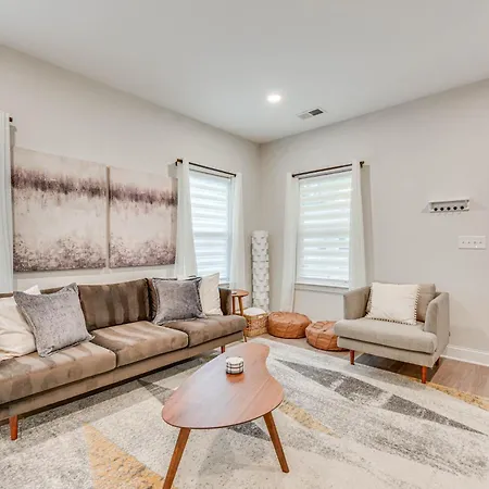 Family-friendly About 5 Mi To Unc Charlotte! Holiday home *