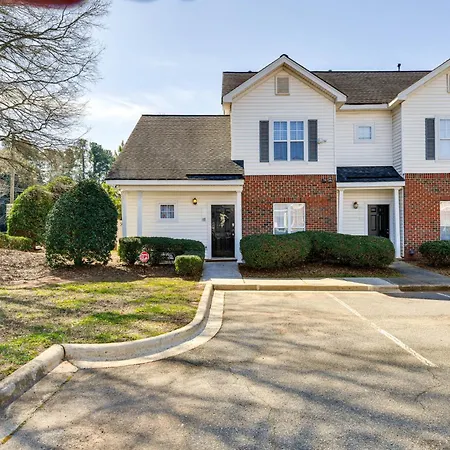 Abode About 9 Mi To Bank Of America Stadium! Holiday home