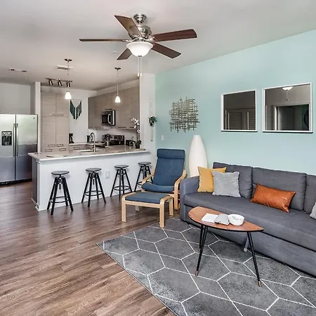 Uptown 4th Ward Luxury Year-round Pool *