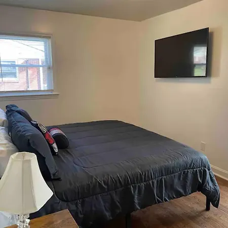 West-end Downtown - Easy Access To Airport & Jcsu Charlotte