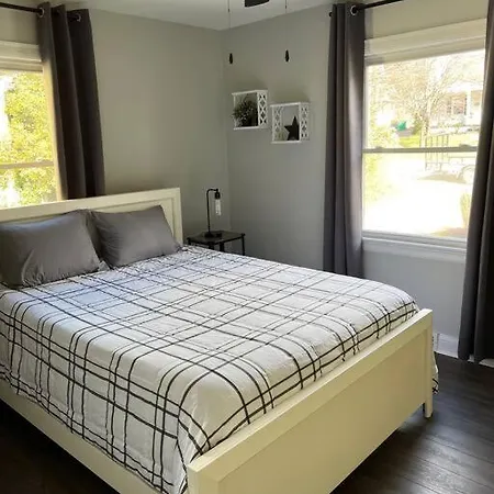 Holiday home Newly Renovated Cute 3 Bedroom 2 Bath Charlotte