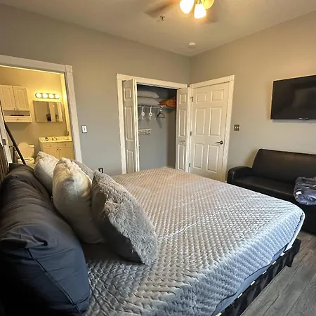 New Listing! Now And Zen Holiday home Charlotte