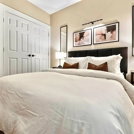 Holiday home Brand New Cozy Modern W/hot Tub+movieroom 7 Min From Uptown Charlotte