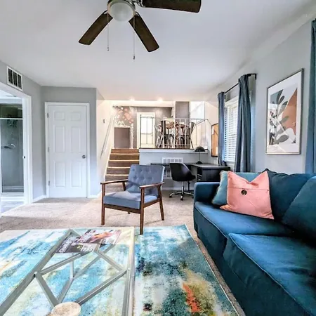 Spacious With Work Space, Firepit, Bbq Grill