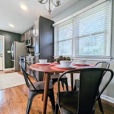 Spacious With Work Space, Firepit, Bbq Grill Holiday home