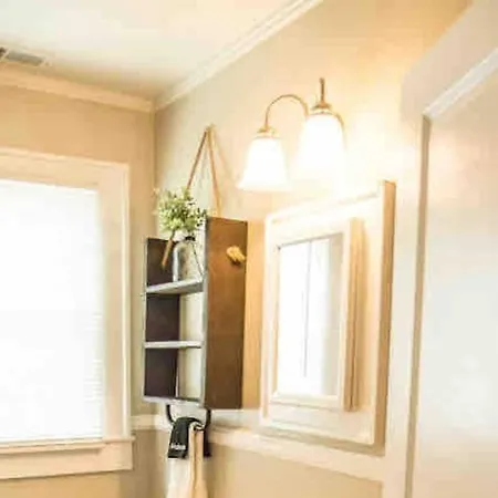 Plaza Near Uptown, Noda, Light Rail! Holiday home *