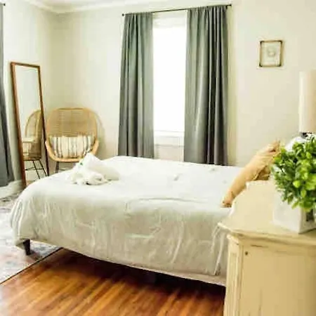 Holiday home Plaza Near Uptown, Noda, Light Rail! *
