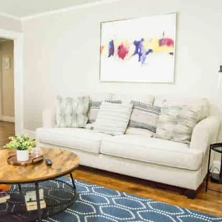 Plaza Near Uptown, Noda, Light Rail! Holiday home