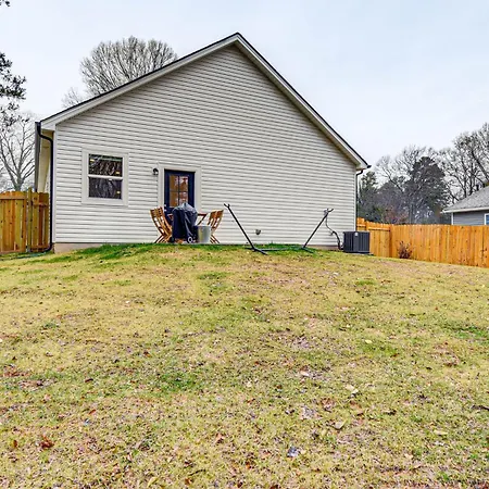 Family-friendly About 5 Mi To Unc Charlotte! Holiday home *