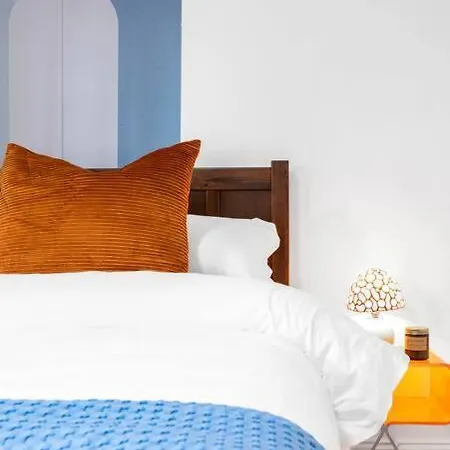 5bd Vibrant Haven: Basketball - 10mins To Airport Charlotte