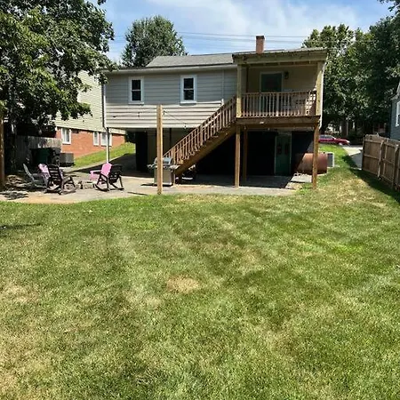 Newly Renovated Cute 3 Bedroom 2 Bath