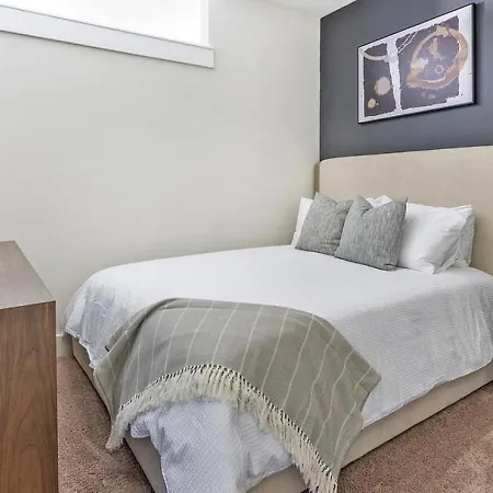 Apartment Landing - Modern With Amazing Amenities