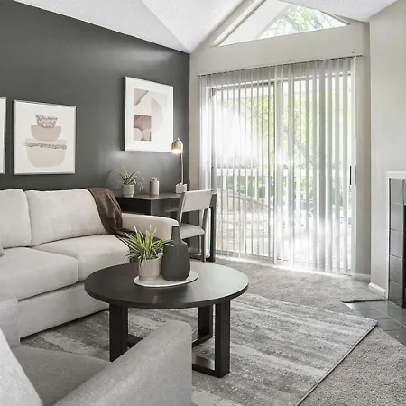 Landing - Modern With Amazing Amenities *