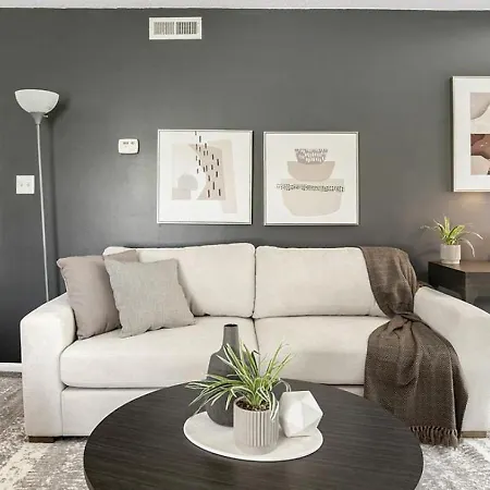 Landing - Modern With Amazing Amenities *