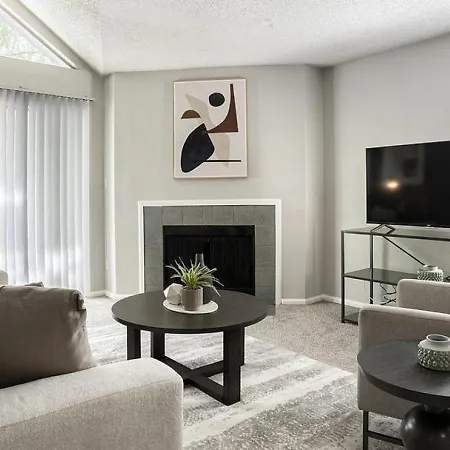 Landing - Modern With Amazing Amenities