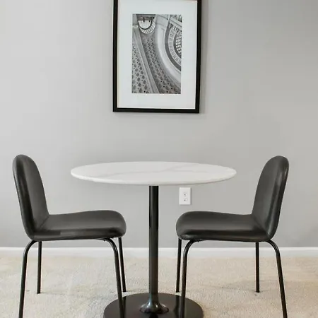 Apartment Landing - Modern With Amazing Amenities *