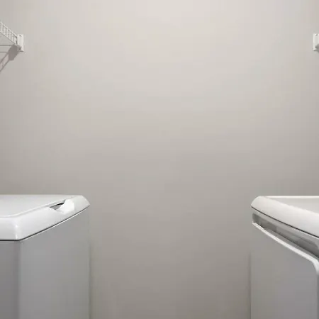 Apartment Landing - Modern With Amazing Amenities *