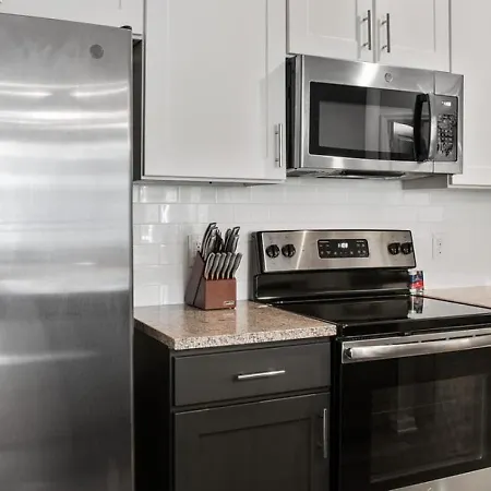 Apartment Landing - Modern With Amazing Amenities