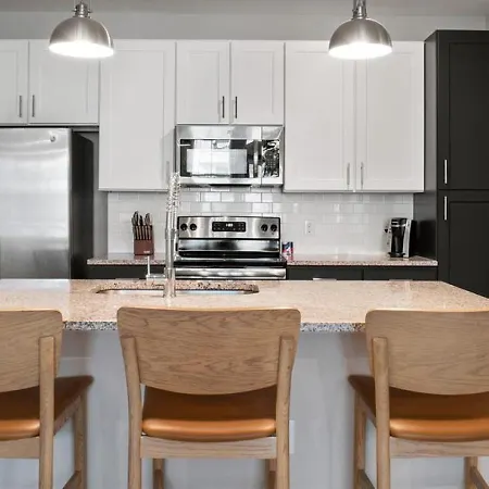 Landing - Modern With Amazing Amenities