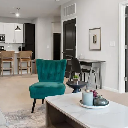 Landing - Modern With Amazing Amenities Apartment