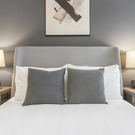 Apartment Landing - Modern With Amazing Amenities