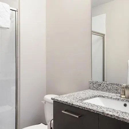 Apartment Landing - Modern With Amazing Amenities *