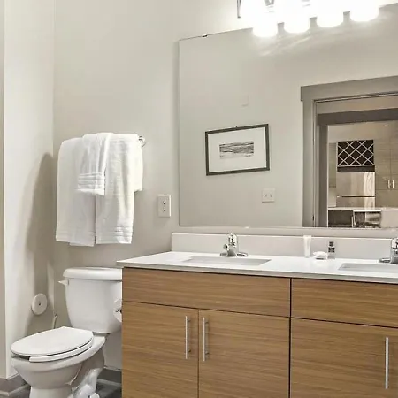 Landing - Modern With Amazing Amenities Charlotte