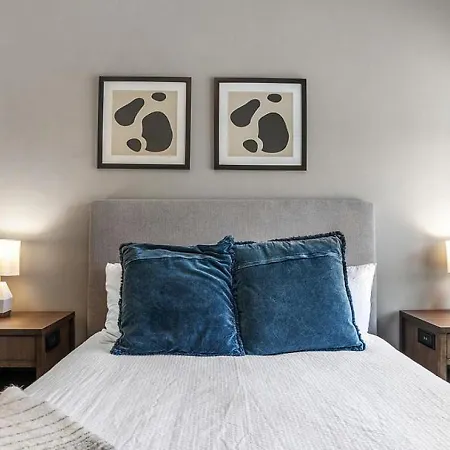 Apartment Landing - Modern With Amazing Amenities