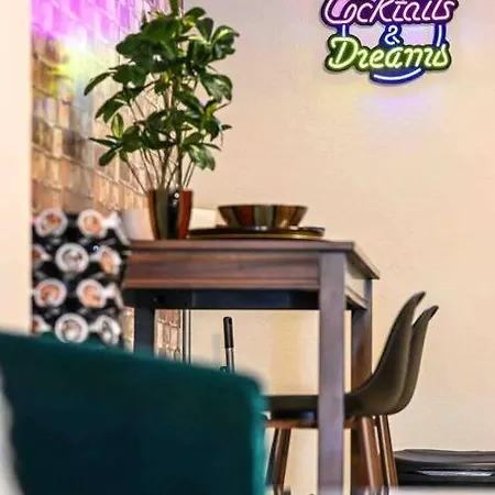Cozy - 2 Bedroom Townhome Getaway - Plaza Midwood