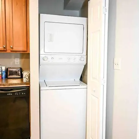 Cozy - 2 Bedroom Townhome Getaway - Plaza Midwood