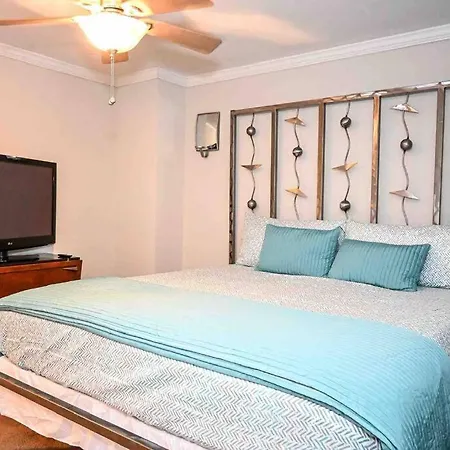 Cozy - 2 Bedroom Townhome Getaway - Plaza Midwood *