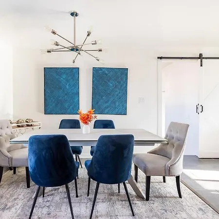 Holiday home 4 Bedroom - 5 Min To Uptown
