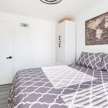 Holiday home 4 Bedroom - 5 Min To Uptown