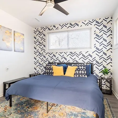 4 Bedroom - 5 Min To Uptown *