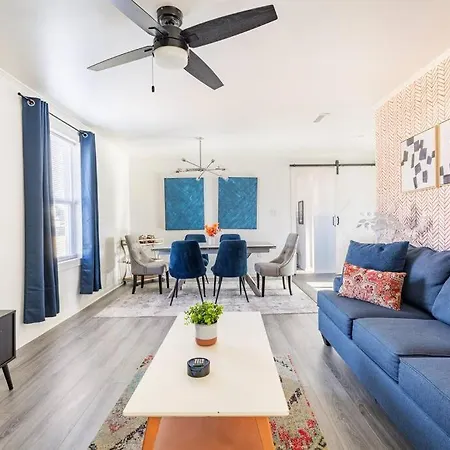 Holiday home 4 Bedroom - 5 Min To Uptown