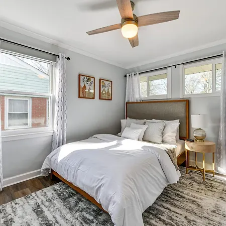 Newly Updated ~ 3 Mi To Downtown Charlotte! *