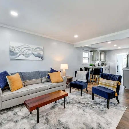 Newly Updated ~ 3 Mi To Downtown Charlotte! Charlotte