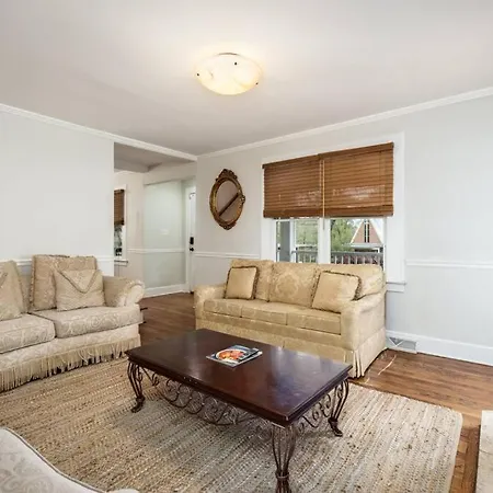 Holiday home Walking Distance To Restaurants Bars And Breweries *