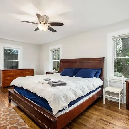 Walking Distance To Restaurants Bars And Breweries Holiday home Charlotte