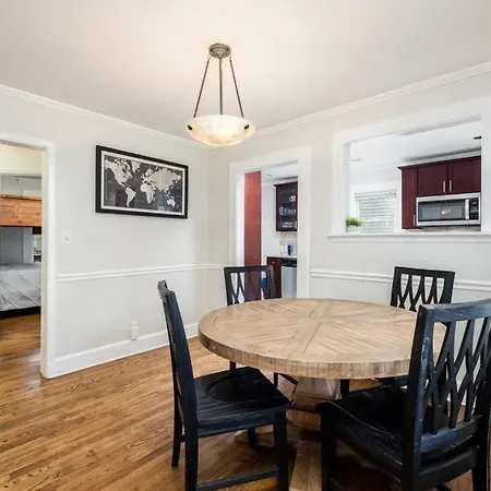 Walking Distance To Restaurants Bars And Breweries Holiday home Charlotte