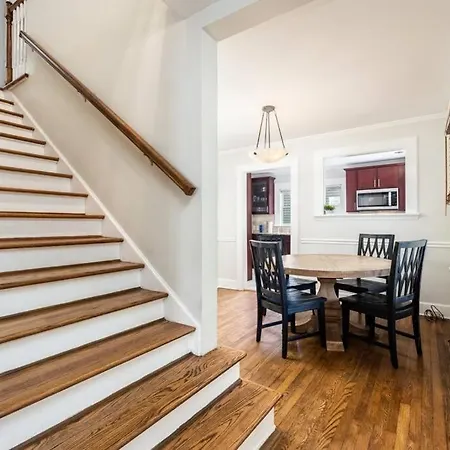 Walking Distance To Restaurants Bars And Breweries *