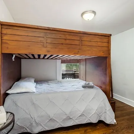 Holiday home Walking Distance To Restaurants Bars And Breweries