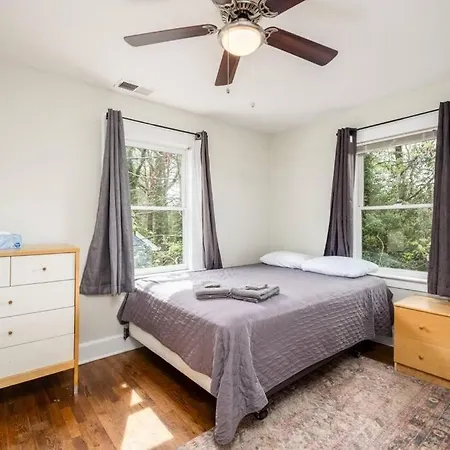 Holiday home Walking Distance To Restaurants Bars And Breweries Charlotte