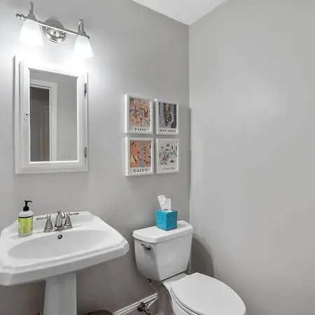 Holiday home Cozy W/ Pool + Baby Gear In Prime Area Charlotte
