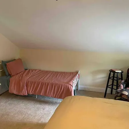 Cozy W/ Pool + Baby Gear In Prime Area
