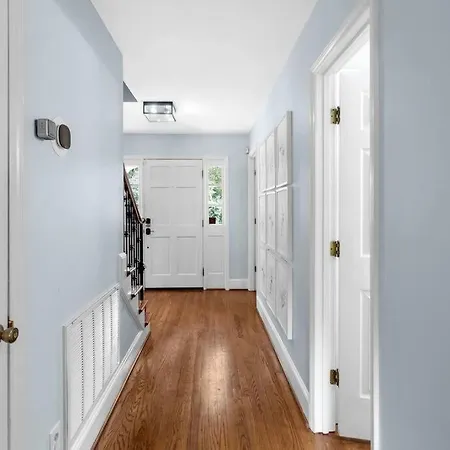 Holiday home Cozy W/ Pool + Baby Gear In Prime Area Charlotte