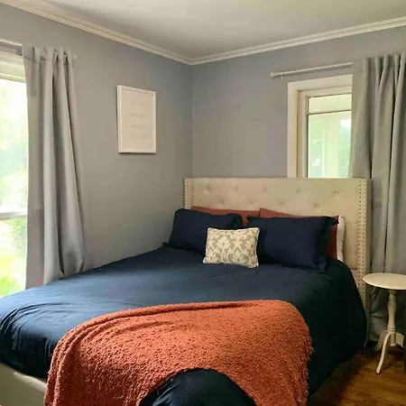 Cozy W/ Pool + Baby Gear In Prime Area Charlotte