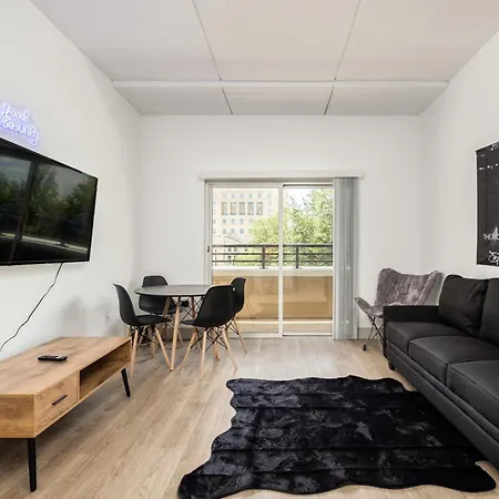 Apartment Kobe's Crib- 3br Luxe Charlotte